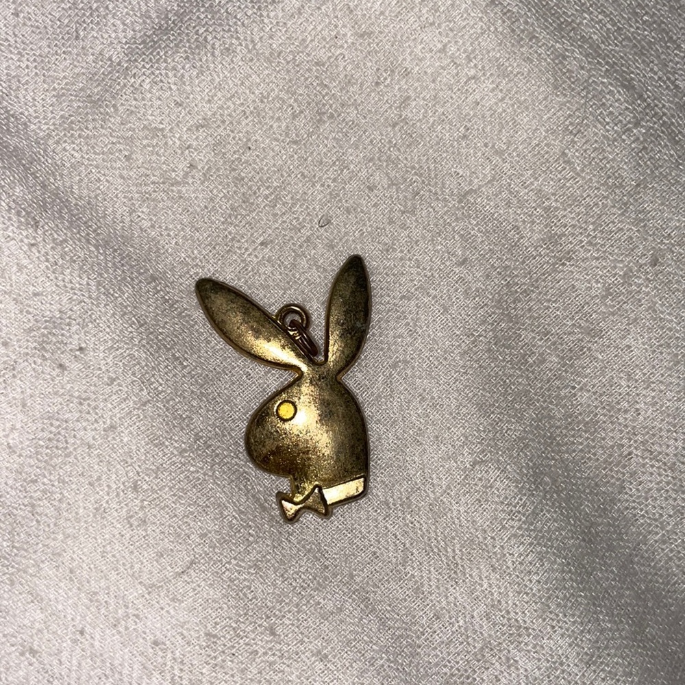 Playboy necklace without chain